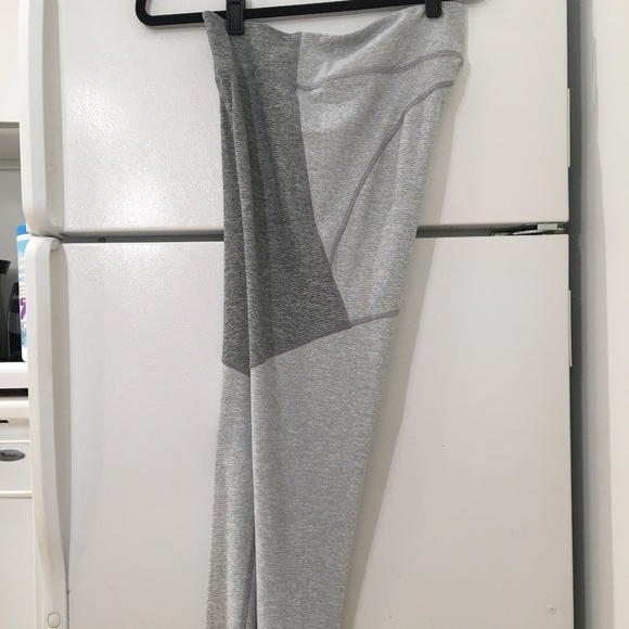 Outdoor Voices Gray Two-Tone Leggings Size Large - Picture 8 of 8